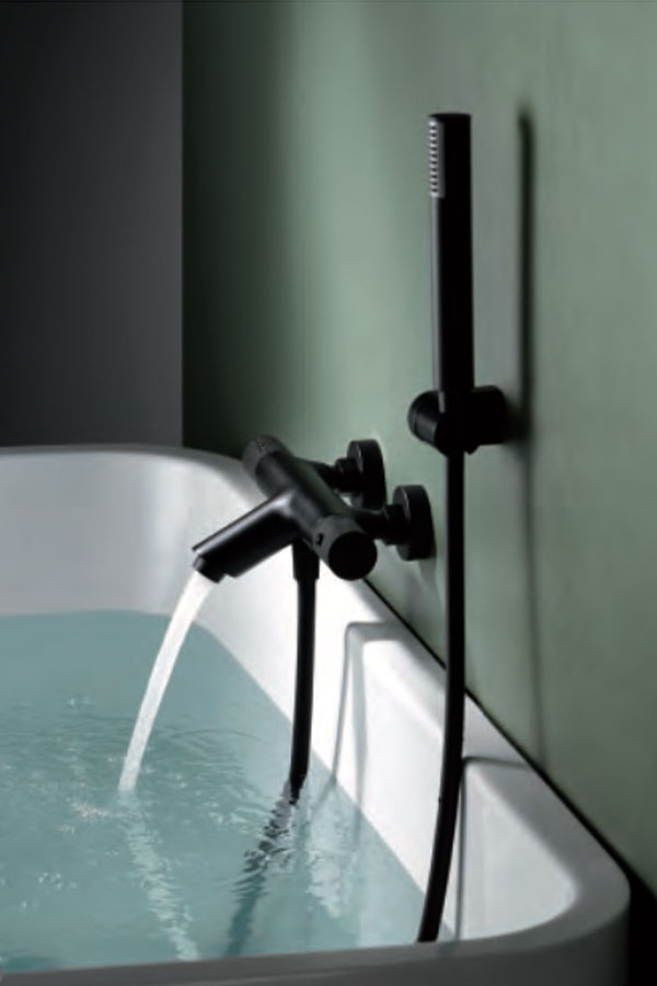 Griferia_termostatica_bano-ducha_negro_mate_serie_Line